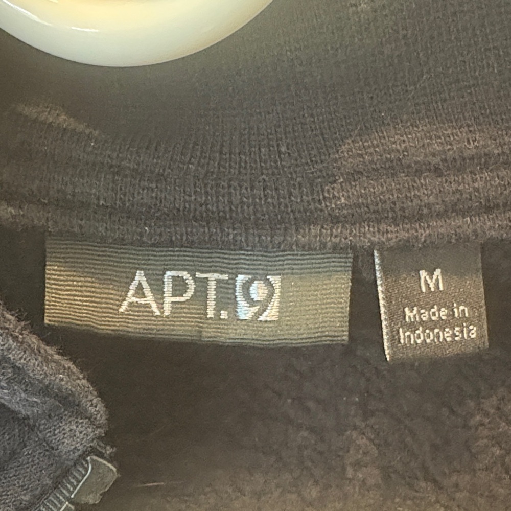 Apt 9 Classic Black Zip-Up Sweatshirt Men’s Medium with Pockets. - Picture 2 of 13